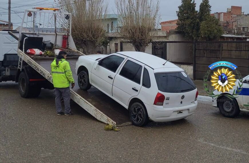 RECUPERARON UN AUTO ROBADO EN COMODORO Y SECUESTRARON…