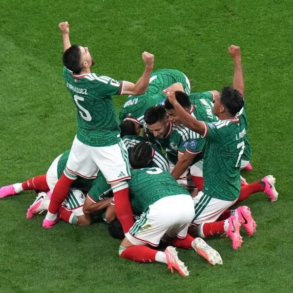 México venció a Ecuador y avanzó con autoridad&hellip;