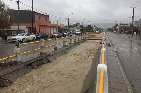 ALERTA POR FUERTES TORMENTAS Y LLUVIAS EN COMODORO Y GRAN PARTE DE CHUBUT: ALGUNOS COLEGIOS SUSPENDIERON LAS CLASES